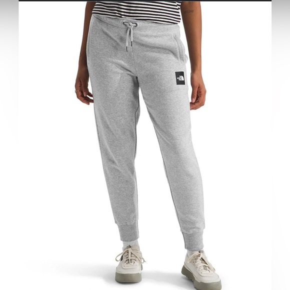 THE NORTH FACE WOMEN'S‎ CORE JOGGERS TNF HEATHER GRAY SIZE SMALL  A7UP5 - Picture 1 of 6